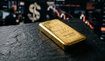 Gold extends gains after US, Iran reach peace deal