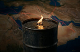 Oil heads for weekly gain as Middle East supply risks persist