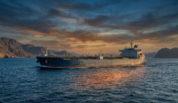 Oil extends climb on prolonged Hormuz export uncertainty