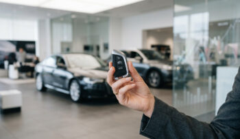 Car Dealers Urge Government to Lift One-Year Vehicle Transfer Ban